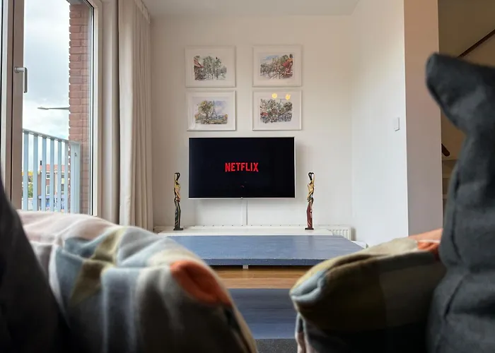 Spacious Family And Free Parking In Casa vacanze