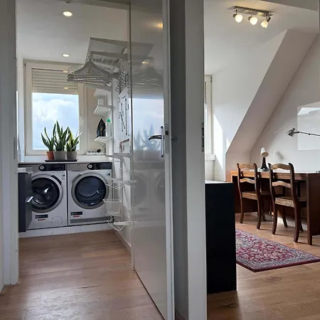 Spacious Family And Free Parking In * 에인트호번