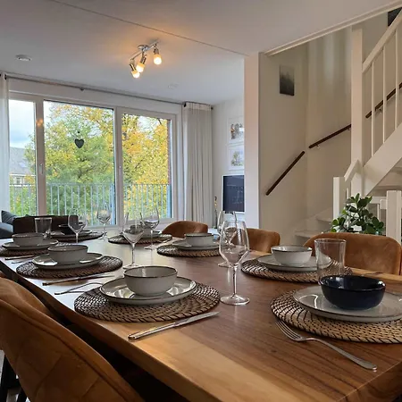 Spacious Family And Free Parking In *