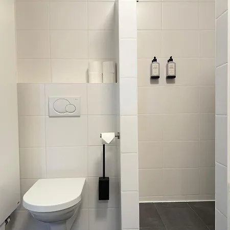 펜션 Spacious Family And Free Parking In *