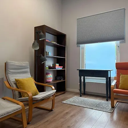 Сasa de vacaciones Spacious Family And Free Parking In *