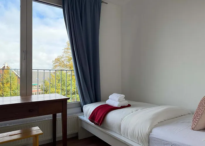 Spacious Family And Free Parking In Hébergement de vacances