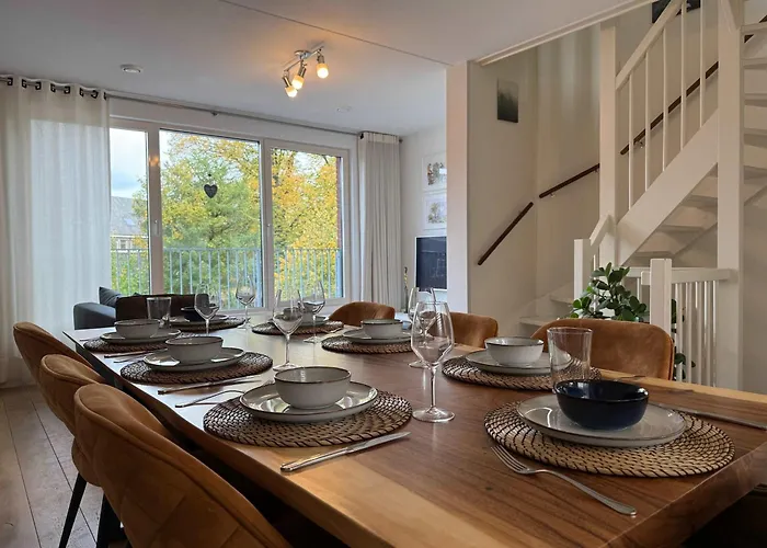 Spacious Family And Free Parking In *