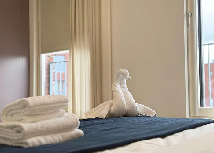 Spacious Family And Free Parking In