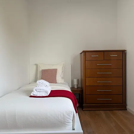 度假居 Spacious Family And Free Parking In