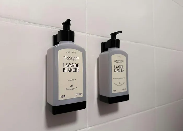 Spacious Family And Free Parking In *